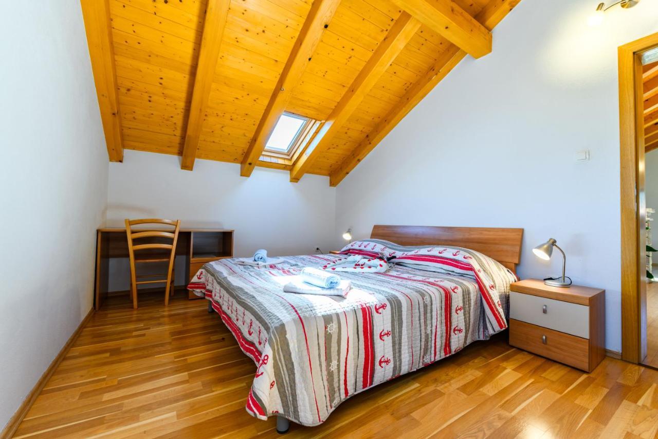 Apartament Marina *