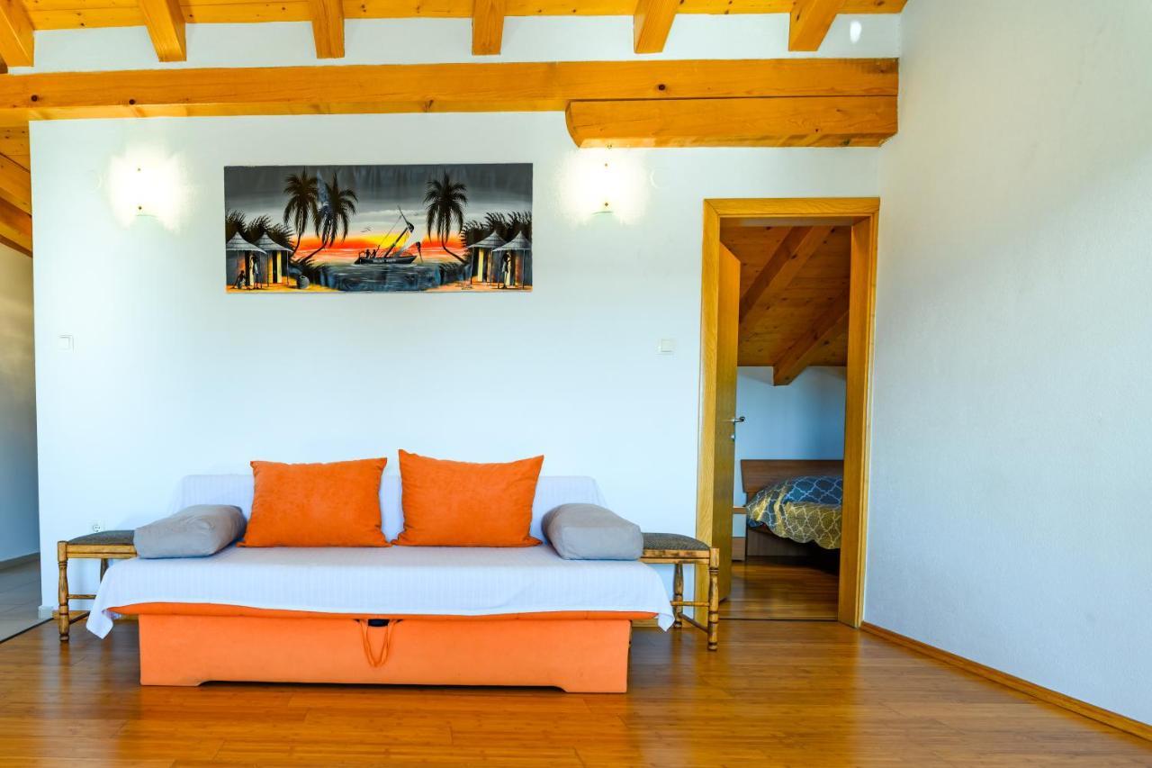 Apartment Marina Martinscica (Cres)